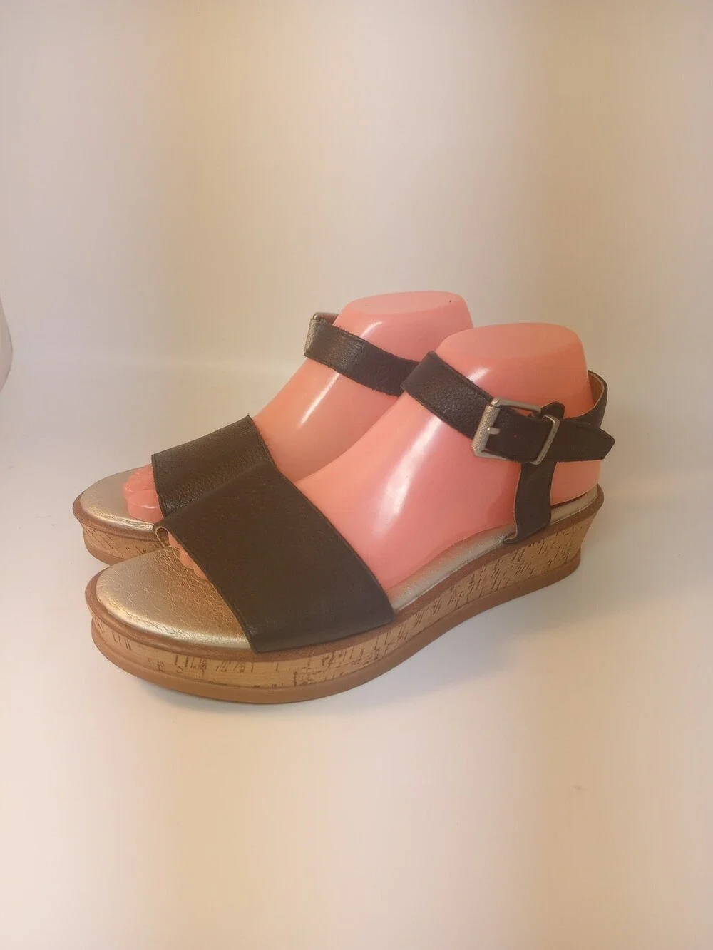 Lucca Lane Women’s Kameron Black Leather Sandals Size 9M Ankle Strap Leather